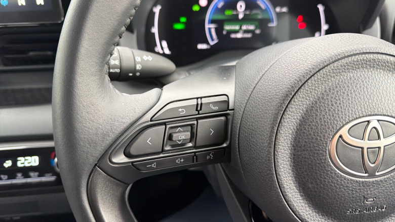 Toyota Yaris 1.5 Hybrid Design 5dr CVT Hybrid Hatchback